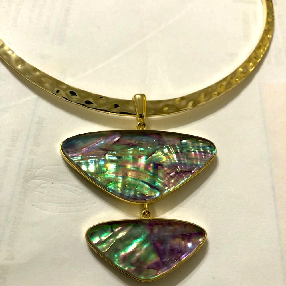 Kendra Scott necklace